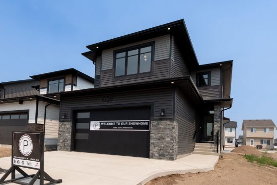 COPYRIGHTED BY D&M IMAGES