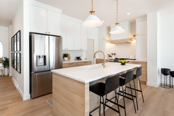 COPYRIGHTED BY D&M IMAGES