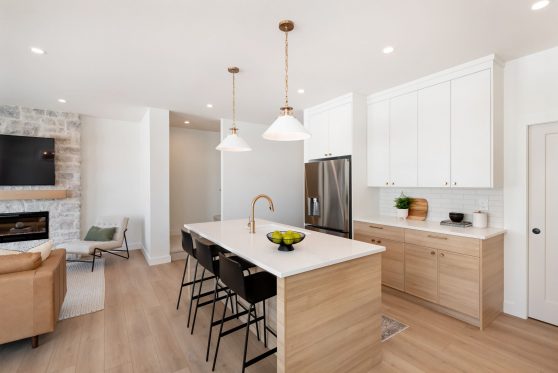 COPYRIGHTED BY D&M IMAGES