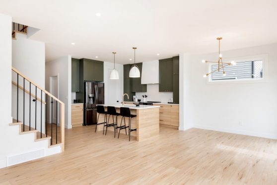 COPYRIGHTED BY D&M IMAGES