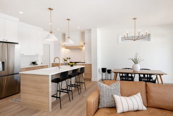 COPYRIGHTED BY D&M IMAGES