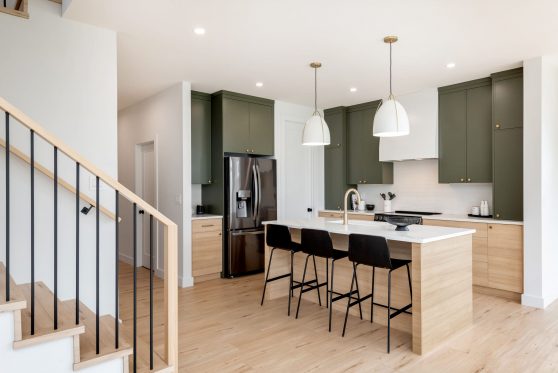 COPYRIGHTED BY D&M IMAGES