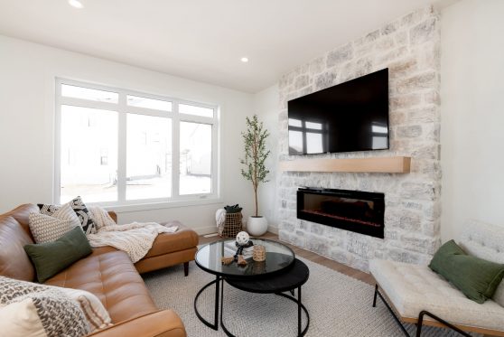 COPYRIGHTED BY D&M IMAGES