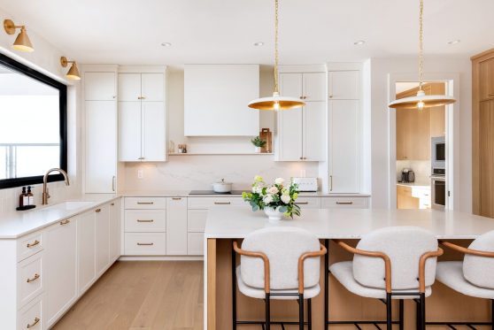 COPYRIGHTED BY D&M IMAGES