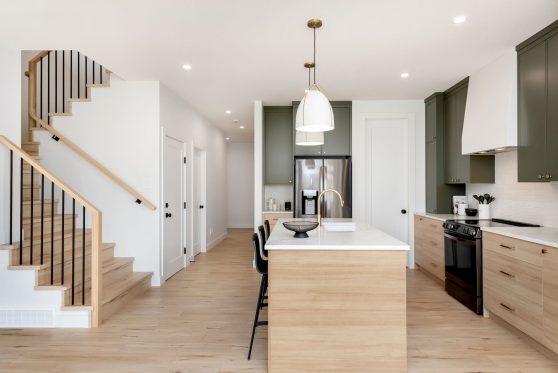 COPYRIGHTED BY D&M IMAGES