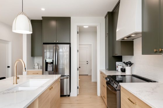 COPYRIGHTED BY D&M IMAGES