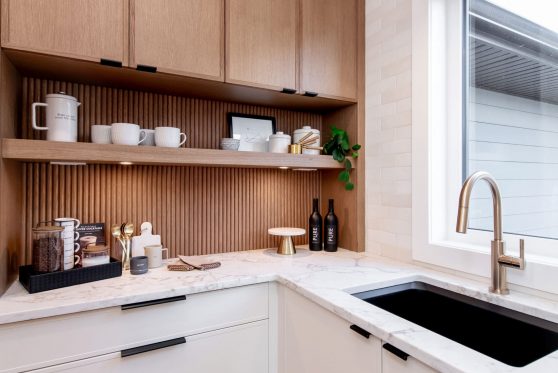 COPYRIGHTED BY D&M IMAGES