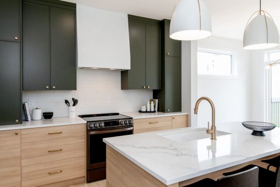 COPYRIGHTED BY D&M IMAGES