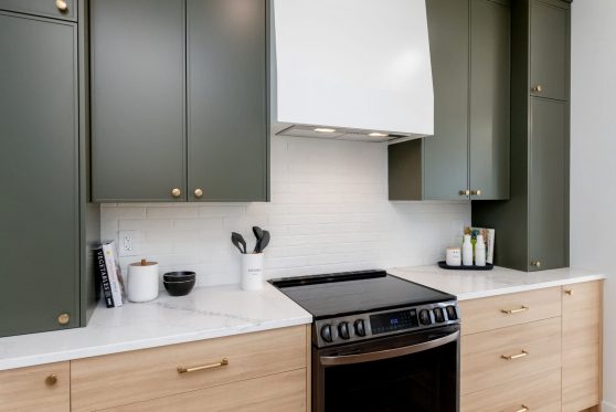 COPYRIGHTED BY D&M IMAGES