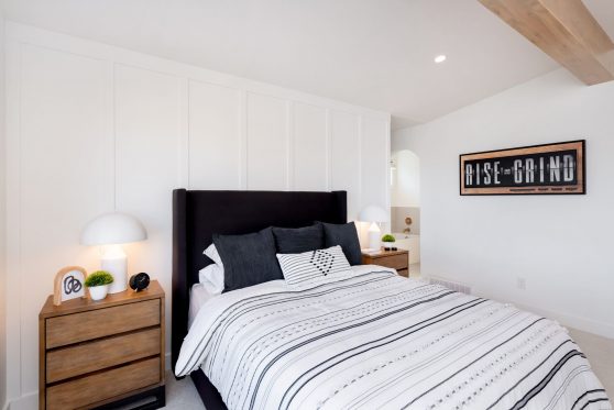 COPYRIGHTED BY D&M IMAGES