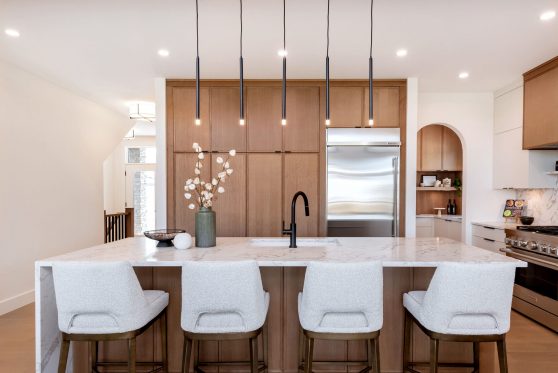 COPYRIGHTED BY D&M IMAGES