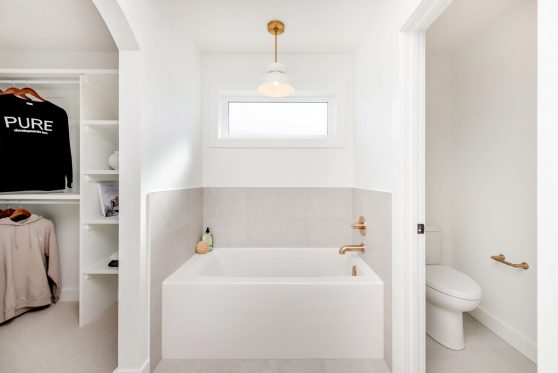 COPYRIGHTED BY D&M IMAGES