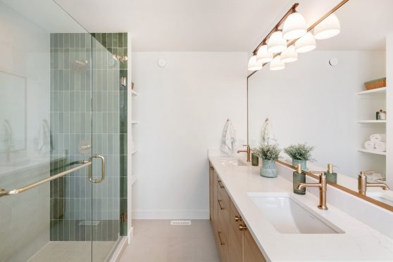 COPYRIGHTED BY D&M IMAGES