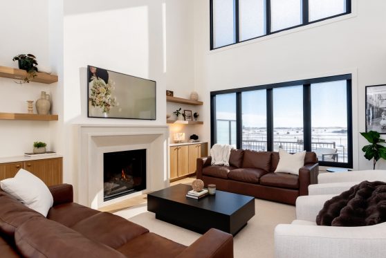 COPYRIGHTED BY D&M IMAGES