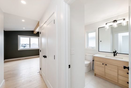 COPYRIGHTED BY D&M IMAGES