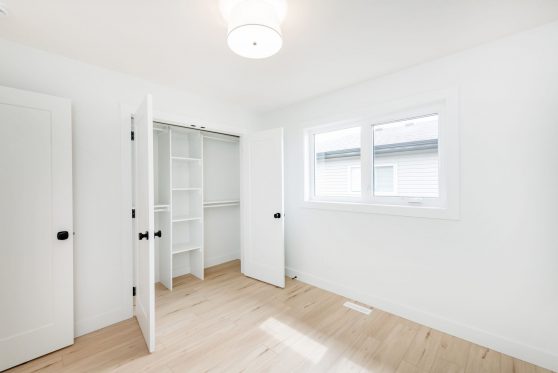 COPYRIGHTED BY D&M IMAGES