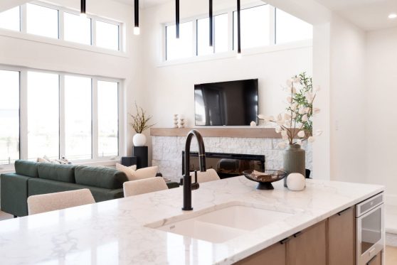 COPYRIGHTED BY D&M IMAGES