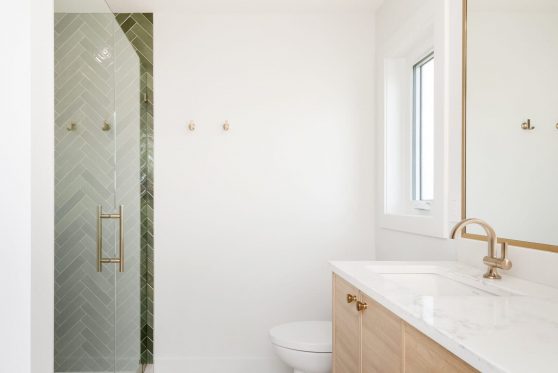 COPYRIGHTED BY D&M IMAGES