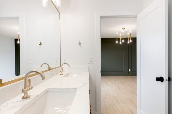 COPYRIGHTED BY D&M IMAGES