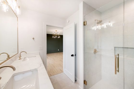 COPYRIGHTED BY D&M IMAGES