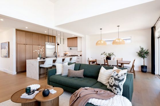 COPYRIGHTED BY D&M IMAGES