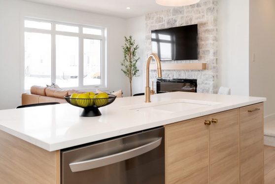 COPYRIGHTED BY D&M IMAGES