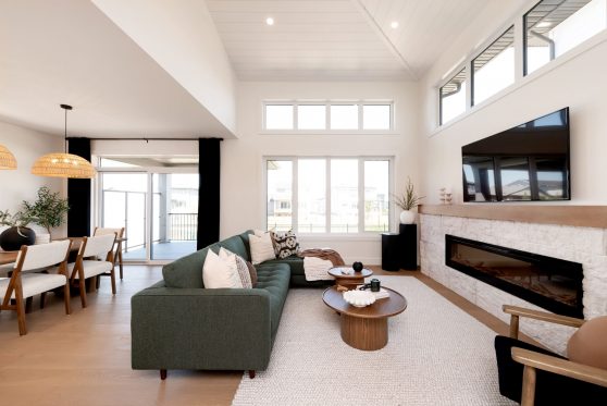 COPYRIGHTED BY D&M IMAGES