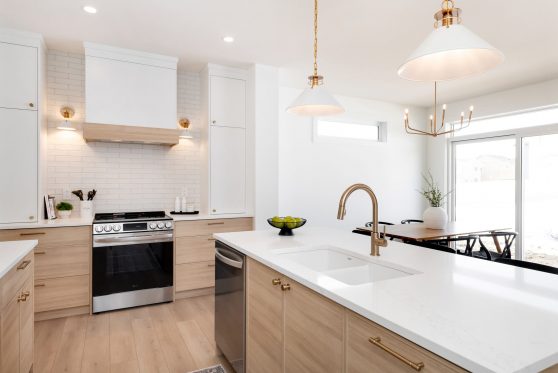 COPYRIGHTED BY D&M IMAGES