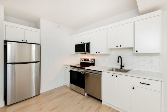 COPYRIGHTED BY D&M IMAGES