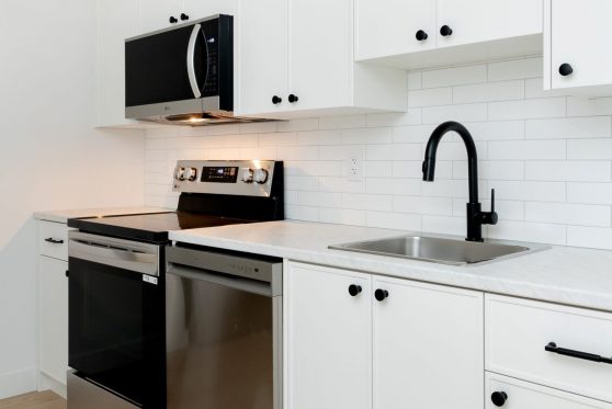 COPYRIGHTED BY D&M IMAGES