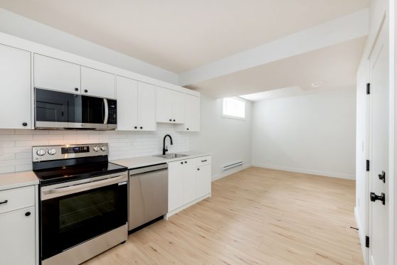 COPYRIGHTED BY D&M IMAGES