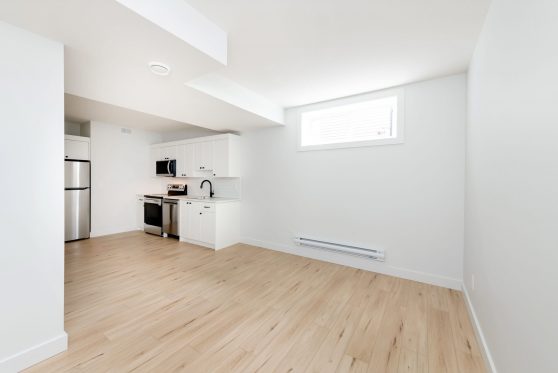 COPYRIGHTED BY D&M IMAGES