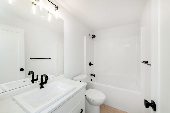 COPYRIGHTED BY D&M IMAGES