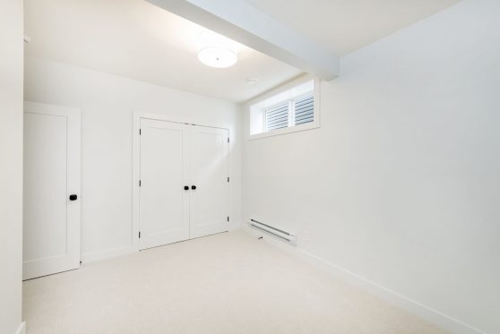 COPYRIGHTED BY D&M IMAGES