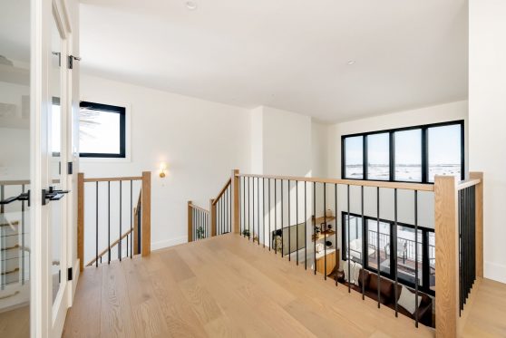 COPYRIGHTED BY D&M IMAGES