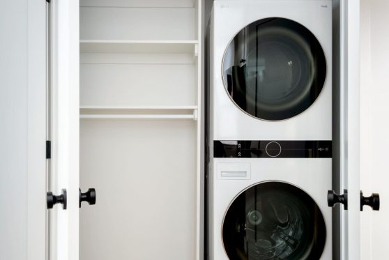 COPYRIGHTED BY D&M IMAGES