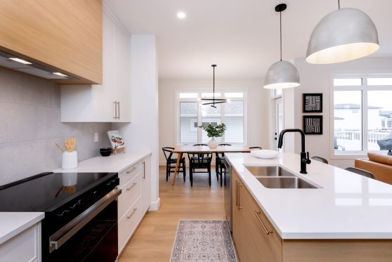 COPYRIGHTED BY D&M IMAGES