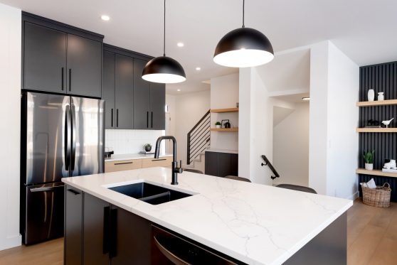 COPYRIGHTED BY D&M IMAGES