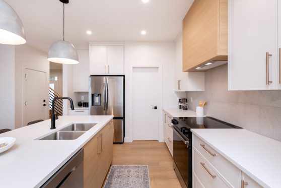 COPYRIGHTED BY D&M IMAGES