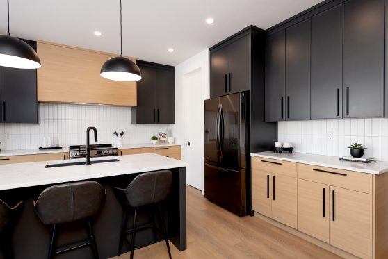 COPYRIGHTED BY D&M IMAGES