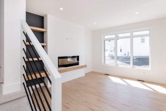 COPYRIGHTED BY D&M IMAGES