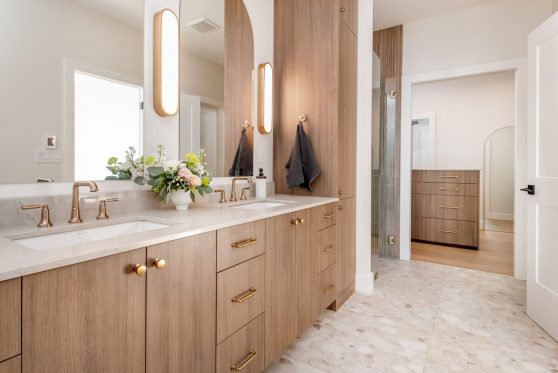 COPYRIGHTED BY D&M IMAGES