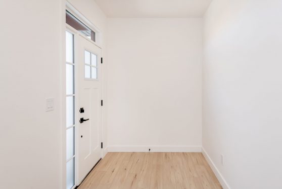 COPYRIGHTED BY D&M IMAGES