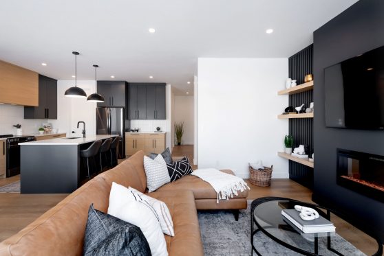 COPYRIGHTED BY D&M IMAGES