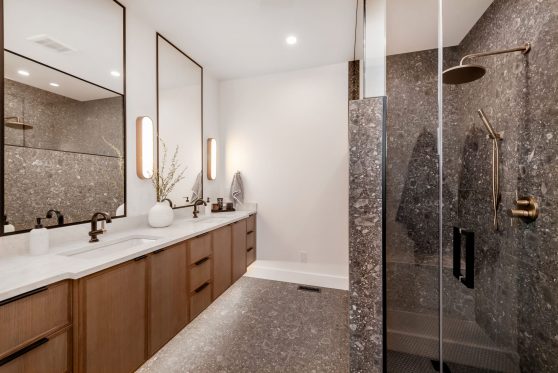 COPYRIGHTED BY D&M IMAGES