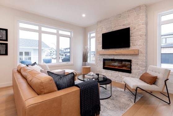 COPYRIGHTED BY D&M IMAGES