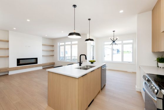 COPYRIGHTED BY D&M IMAGES