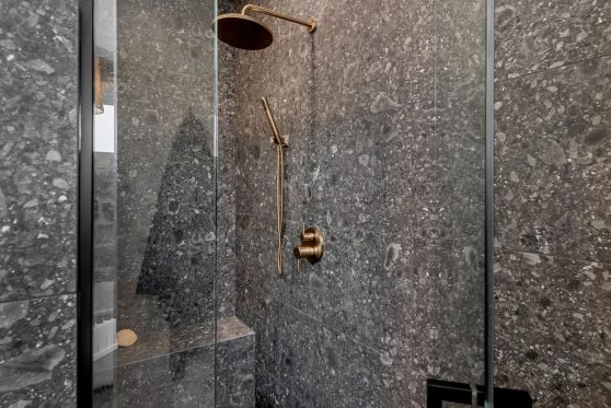 COPYRIGHTED BY D&M IMAGES