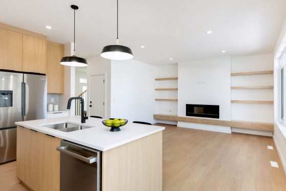 COPYRIGHTED BY D&M IMAGES