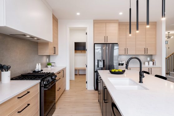 COPYRIGHTED BY D&M IMAGES